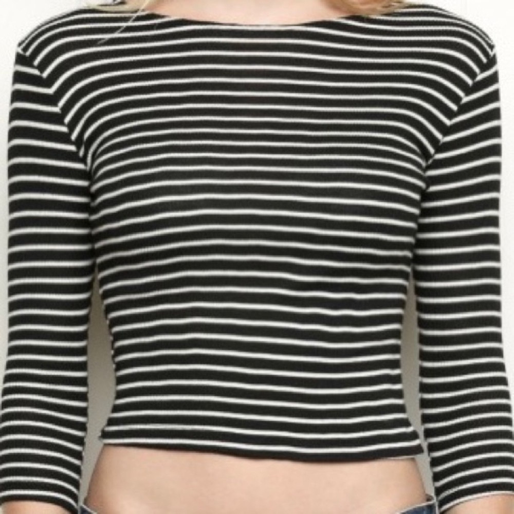 Brandy Melville Black and White Striped T-Shirt